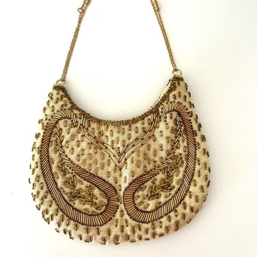 Vintage Beaded bag with chain shoulder strap.